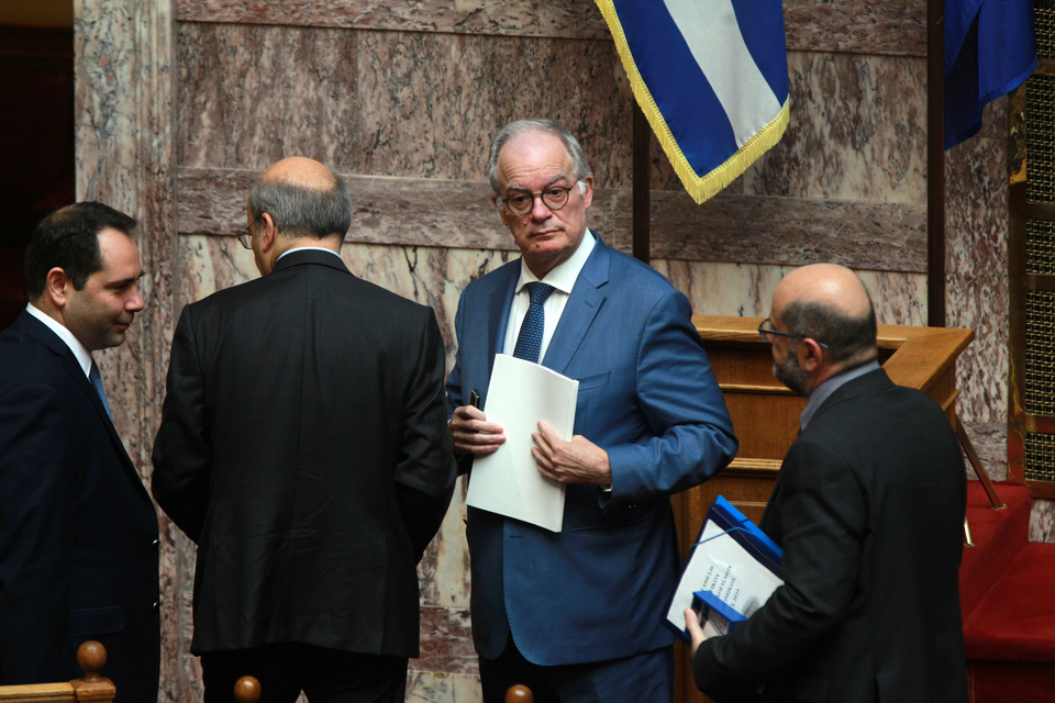 Κώστας Τασούλας: Ο πολιτικός που αγαπάει τους ποιητές-3