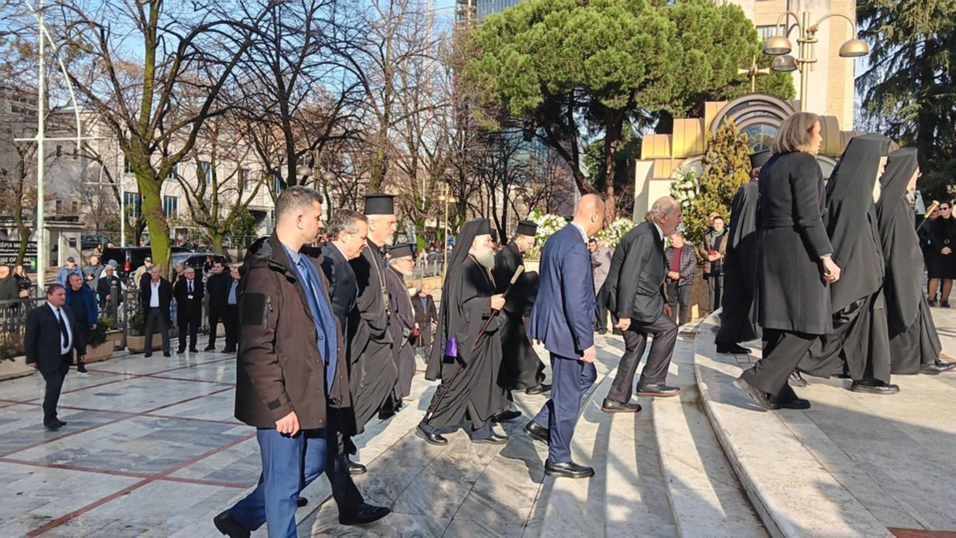 Το τελευταίο αντίο στον μακαριστό Αρχιεπίσκοπο Αναστάσιο-4