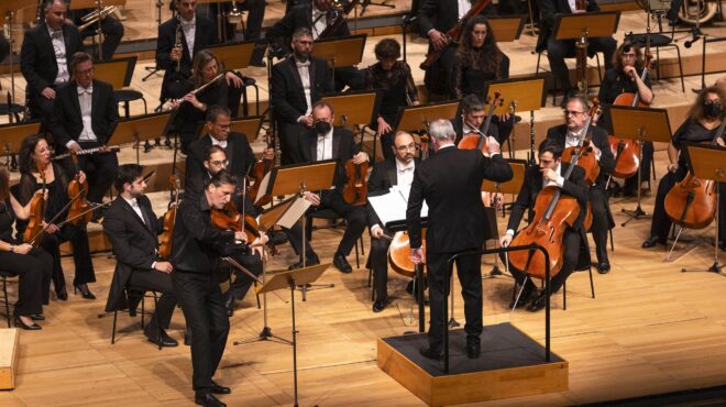 σνίτκε-και-σοστακόβιτς-από-την-κρατικ-563424448