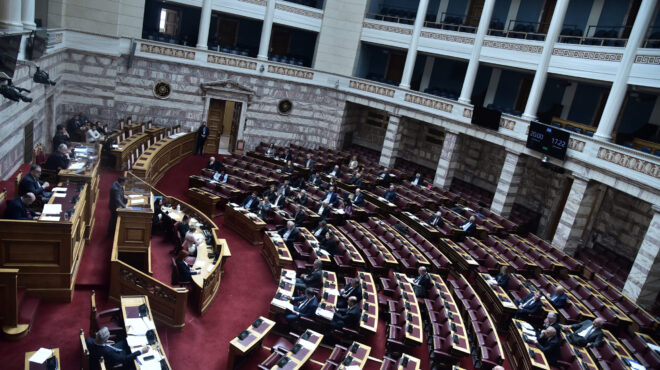 δημοσκόπηση-εννιά-κόμματα-στη-βουλή-563426698