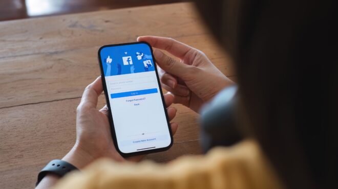 μπιλ-σνάιντερ-στην-κ-αυτή-η-αυλή-δε-563407381