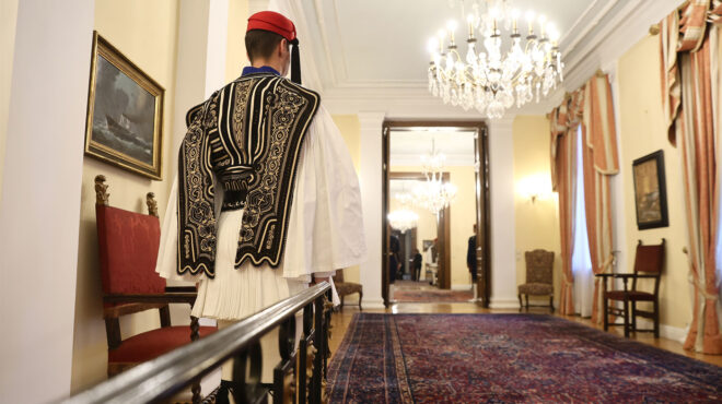 σε-εγρήγορση-για-την-προεδρία-563402944