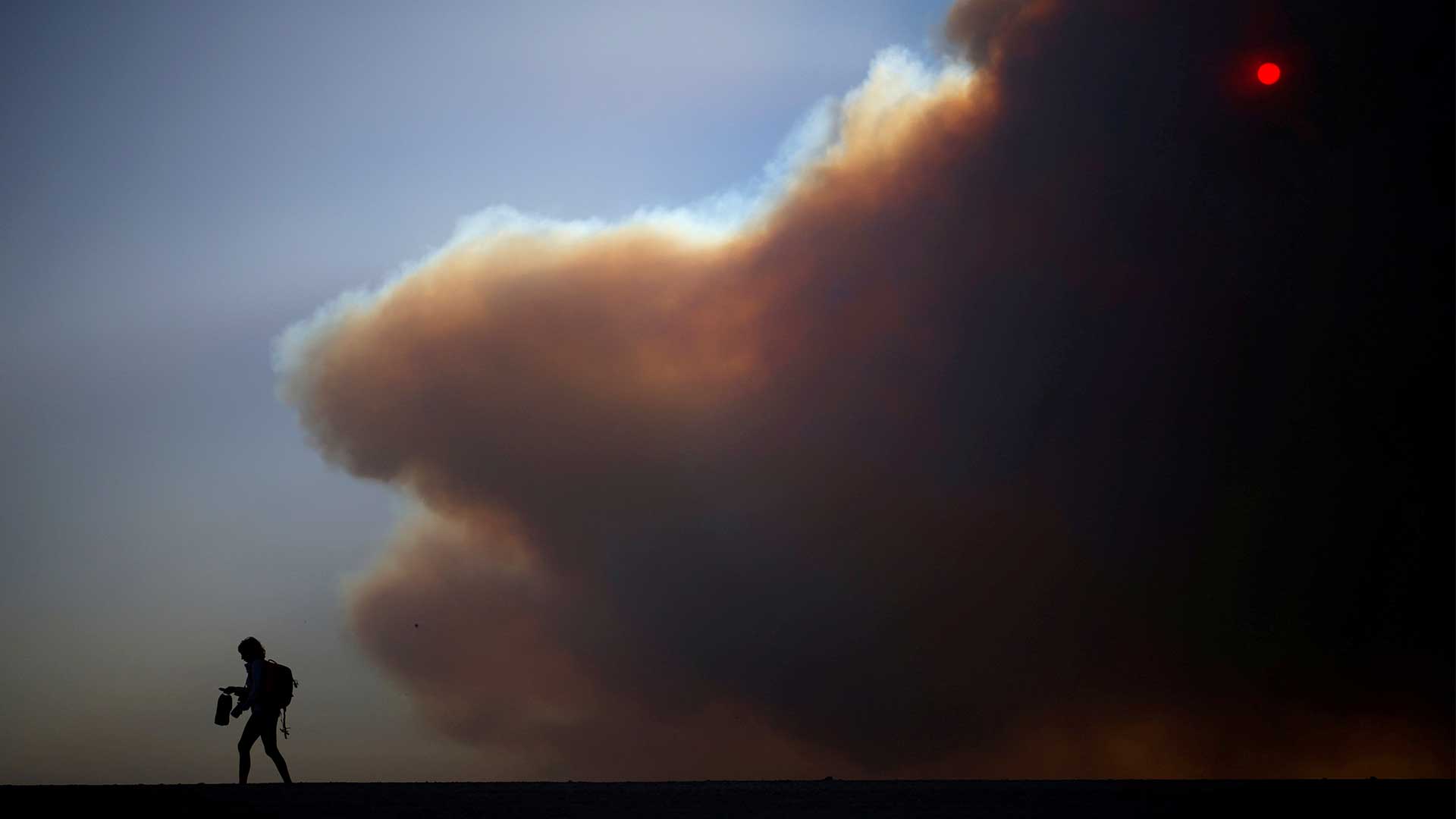 Η πύρινη κόλαση της Καλιφόρνιας μέσα από 12 φωτογραφίες-4