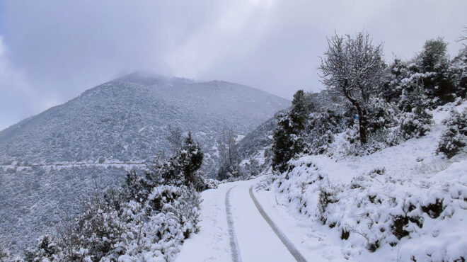 εξι-άτομα-εγκλωβίστηκαν-λόγω-χιονόπτ-563413909