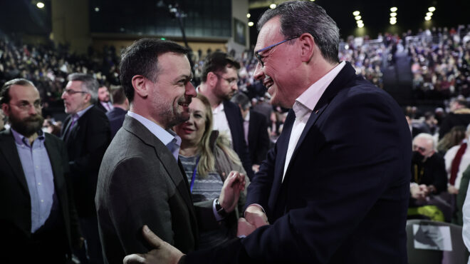 συνάντηση-φάμελλου-δούκα-στο-δημαρχ-563406052