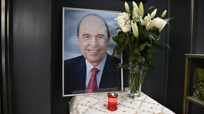 κώστας-σημίτης-live-το-ύστατο-χαίρε-στο-563408086