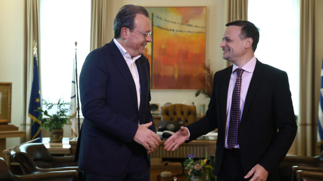 φάμελλος-δούκας-τα-μηνύματα-μετά-τη-563406298