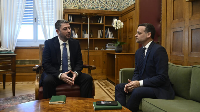 συνάντηση-ανδρουλάκη-δούκα-στη-βουλ-563410198