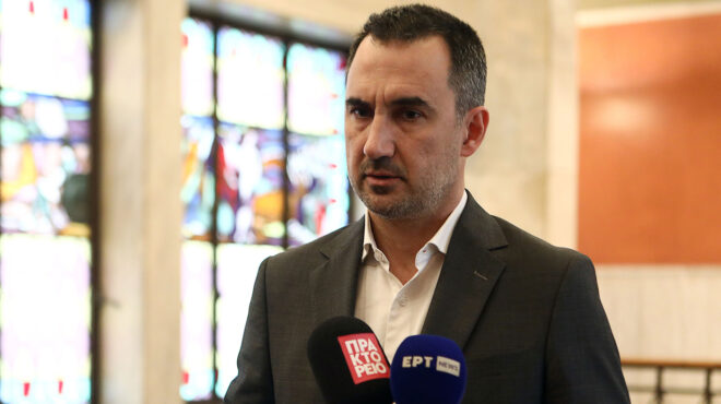 προεδρική-σύμπλευση-στην-αριστερά-563427520