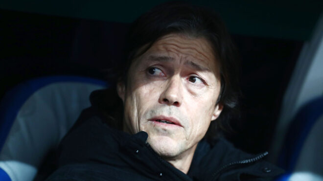 βόμβα-από-αλμέιδα-σχετικά-με-το-μέλλ-563425594