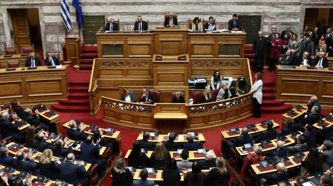 βουλή-live-η-δεύτερη-ψηφοφορία-για-εκλογή-563445319
