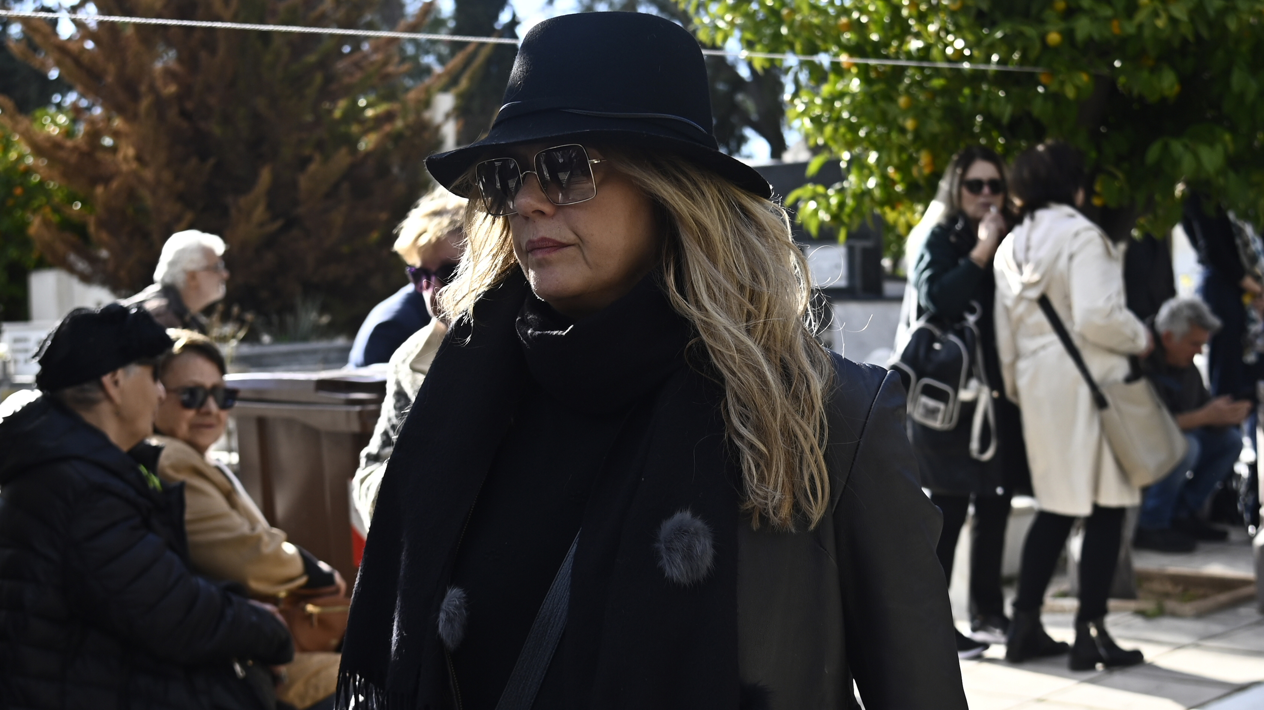 Καίτη Γκρέυ: Πλήθος κόσμου στο τελευταίο «αντίο» – Εικόνες-8