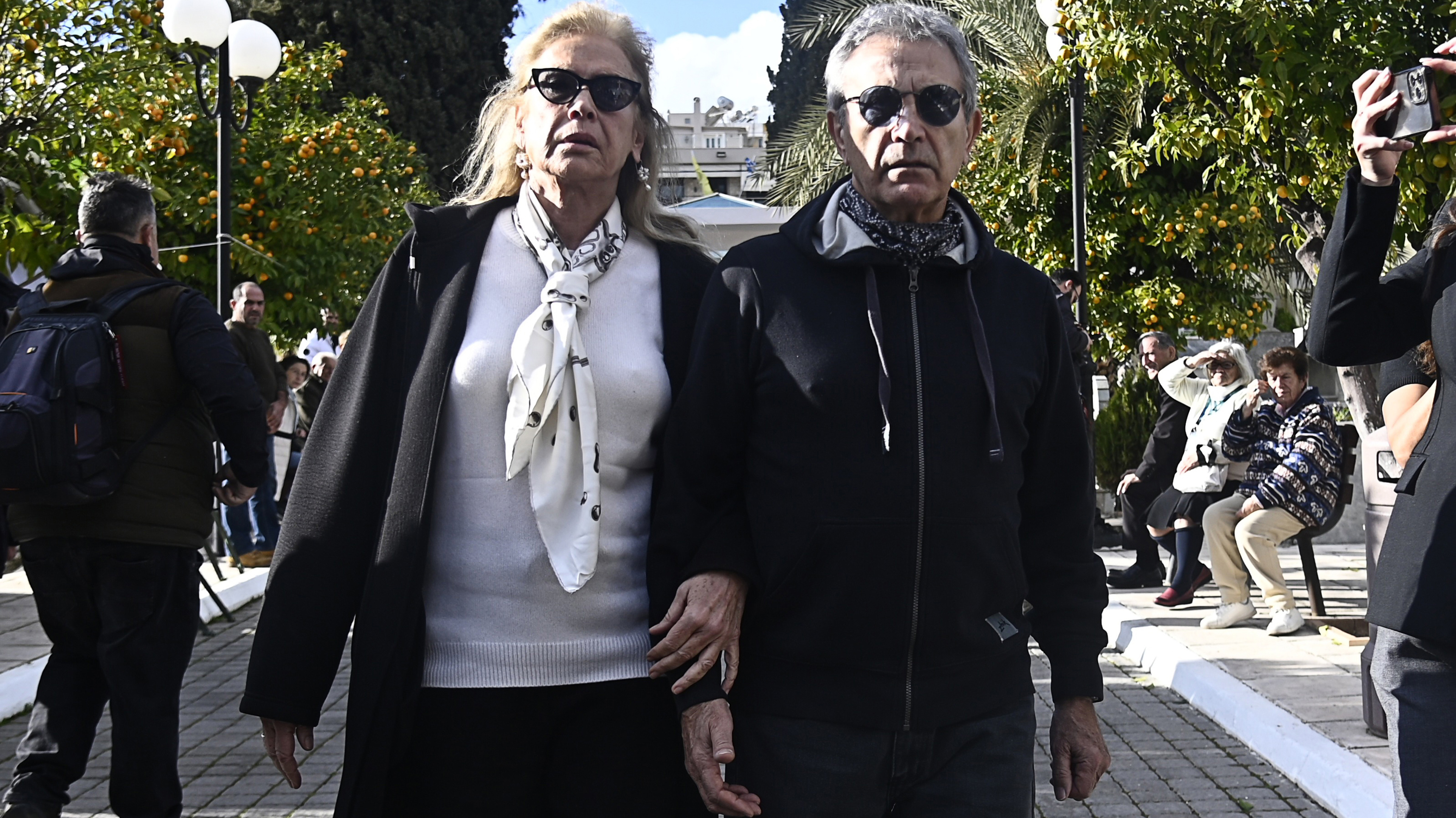 Καίτη Γκρέυ: Πλήθος κόσμου στο τελευταίο «αντίο» – Εικόνες-10