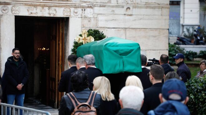 κηδεία-μίμη-δομάζου-ρίγη-συγκίνησης-γ-563437681