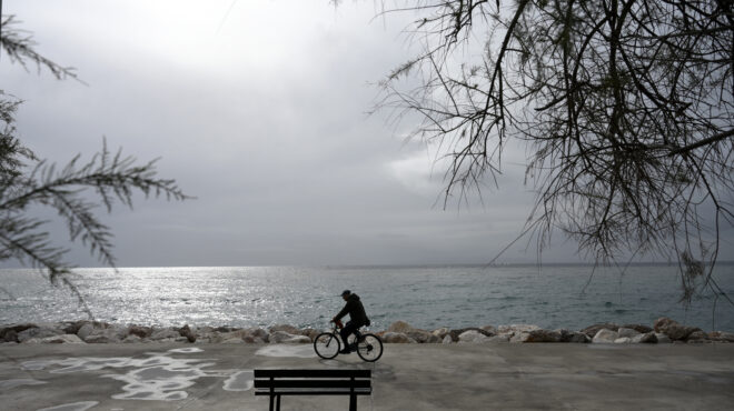 καιρός-τοπικές-βροχές-και-υψηλές-για-τ-563445292