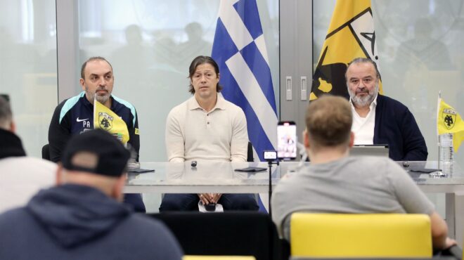 συνεχίζει-στην-αεκ-ο-αλμέιδα-563429062