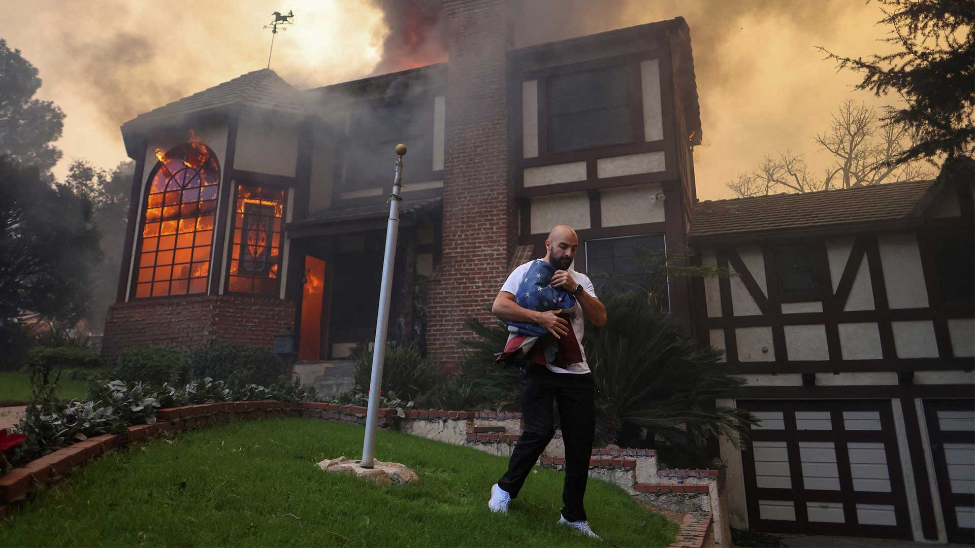 Η πύρινη κόλαση της Καλιφόρνιας μέσα από 12 φωτογραφίες-6