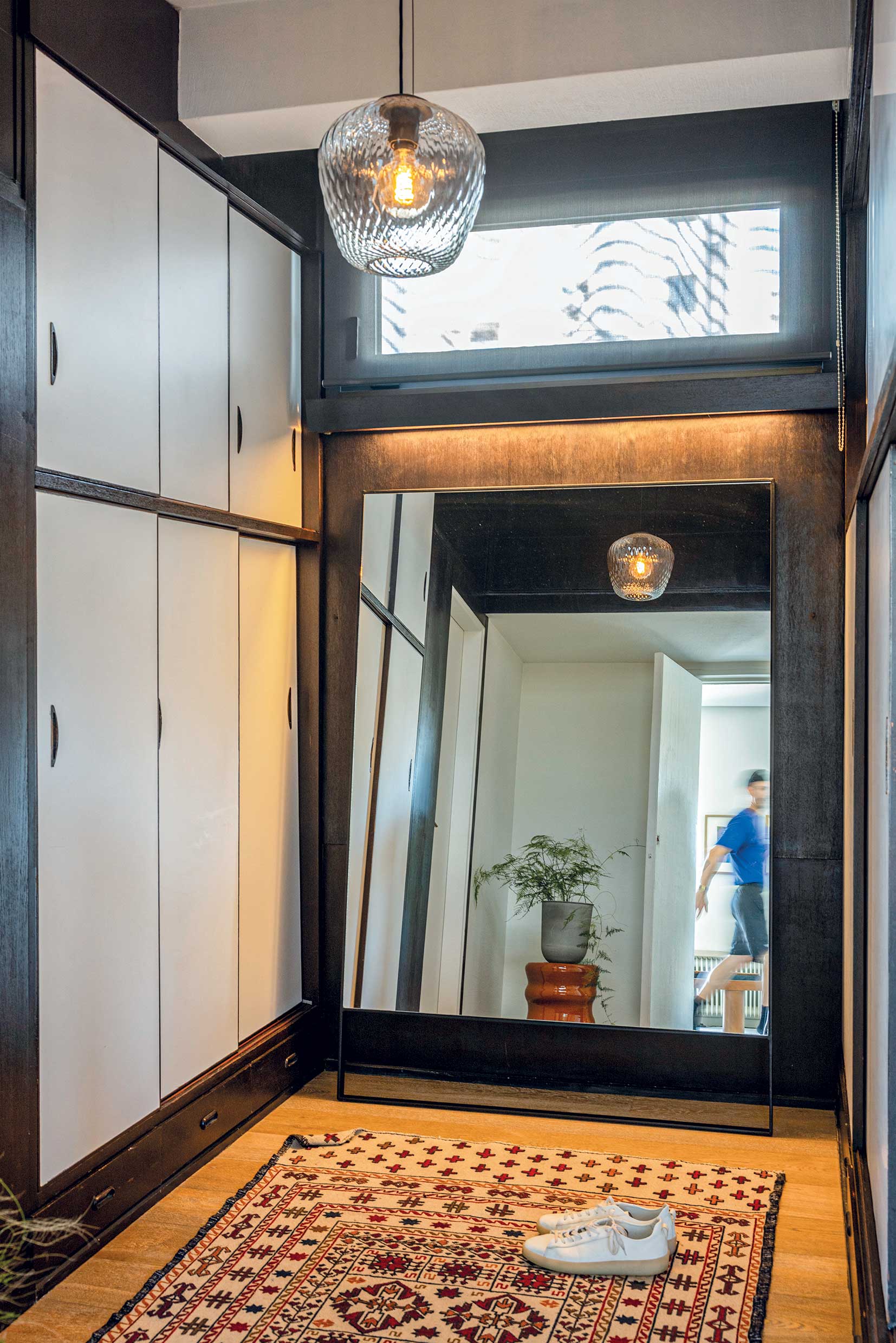 Ενα σπίτι γεμάτο μοναδικά αντικείμενα ντιζάιν στο Παγκράτι-3