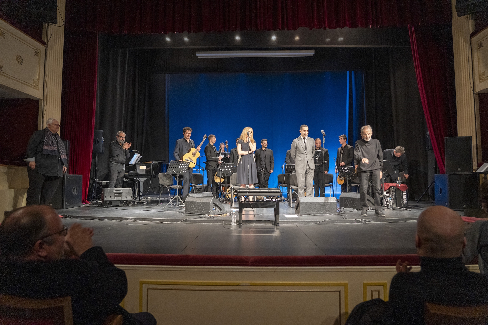 Η μουσική κληρονομιά της Σύρου αναβίωσε σε δύο νεανικές συναυλίες υπό τον μαέστρο Σταύρο Ξαρχάκο-3