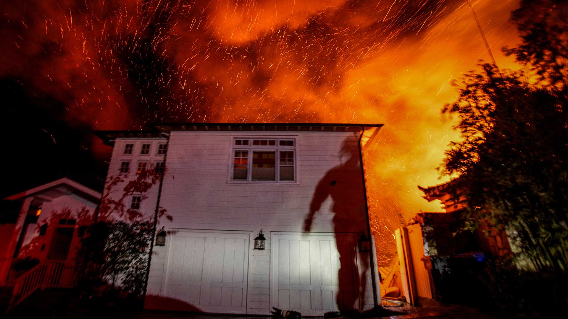 Η πύρινη κόλαση της Καλιφόρνιας μέσα από 12 φωτογραφίες-7