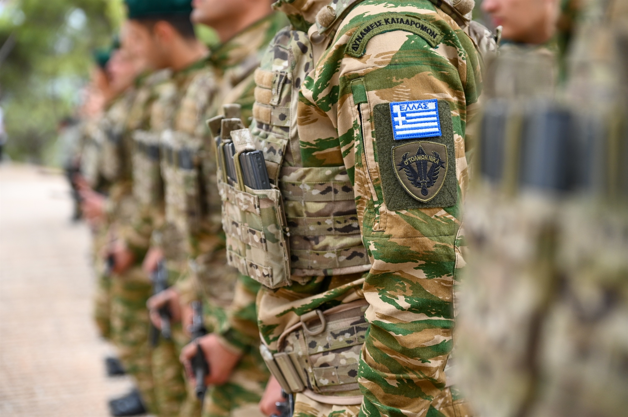 το-σχέδιο-αναδόμησης-για-τα-γαλόνια-στ-563412004