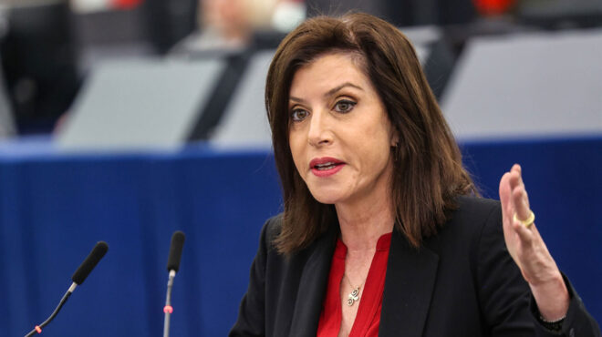 διαρροή-email-σε-εξηγήσεις-καλείται-η-αννα-563426134