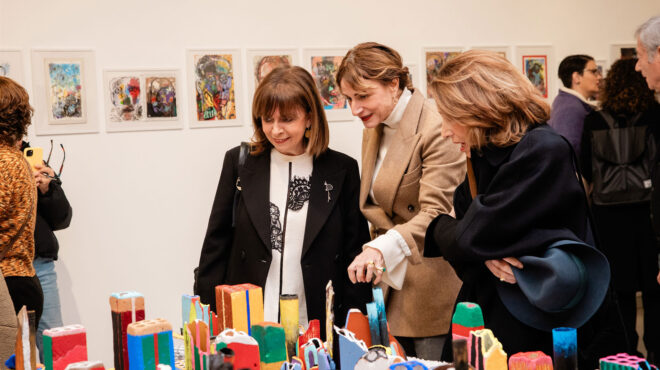 η-πτδ-εγκαινίασε-την-έκθεση-του-γιάννη-563427796