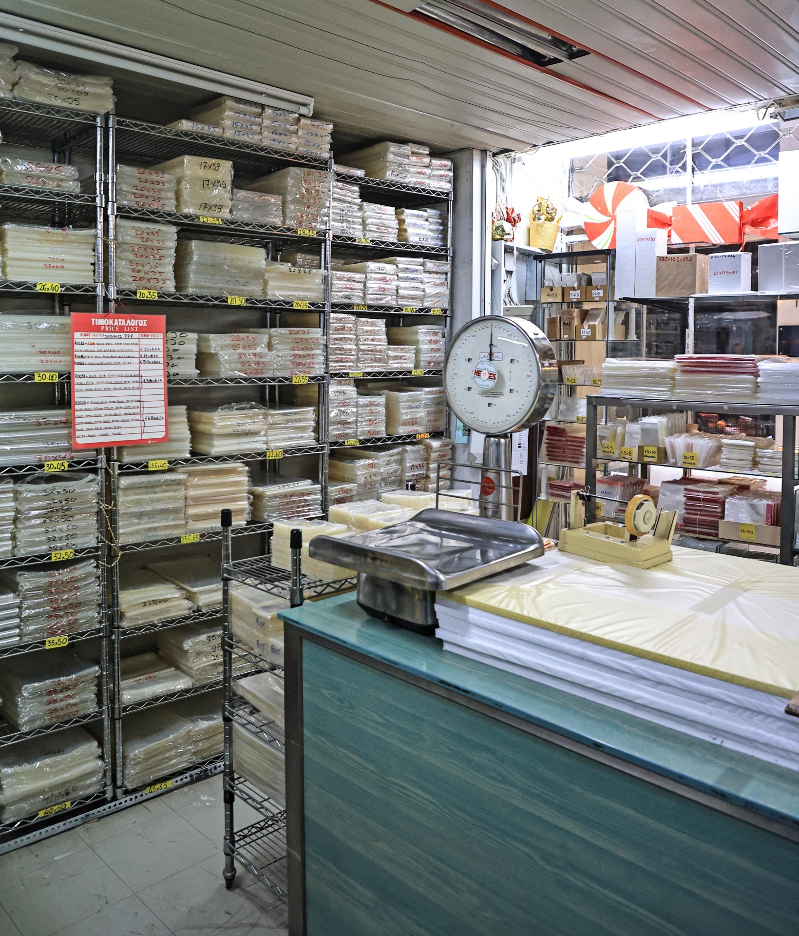 Στοά Καΐρη: Εκεί που η παλιά Αθήνα συναντά τα Airbnb-13