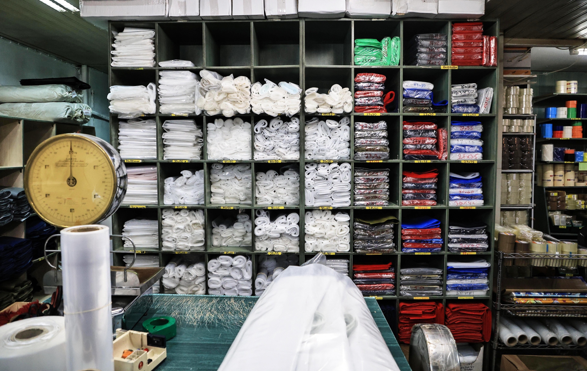 Στοά Καΐρη: Εκεί που η παλιά Αθήνα συναντά τα Airbnb-14