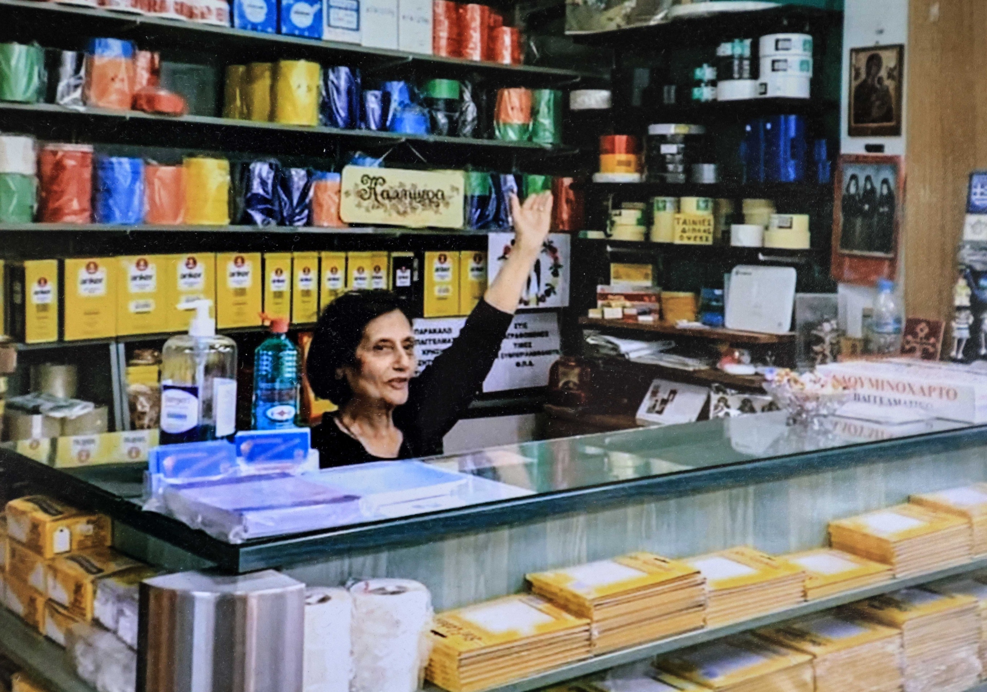 Στοά Καΐρη: Εκεί που η παλιά Αθήνα συναντά τα Airbnb-15