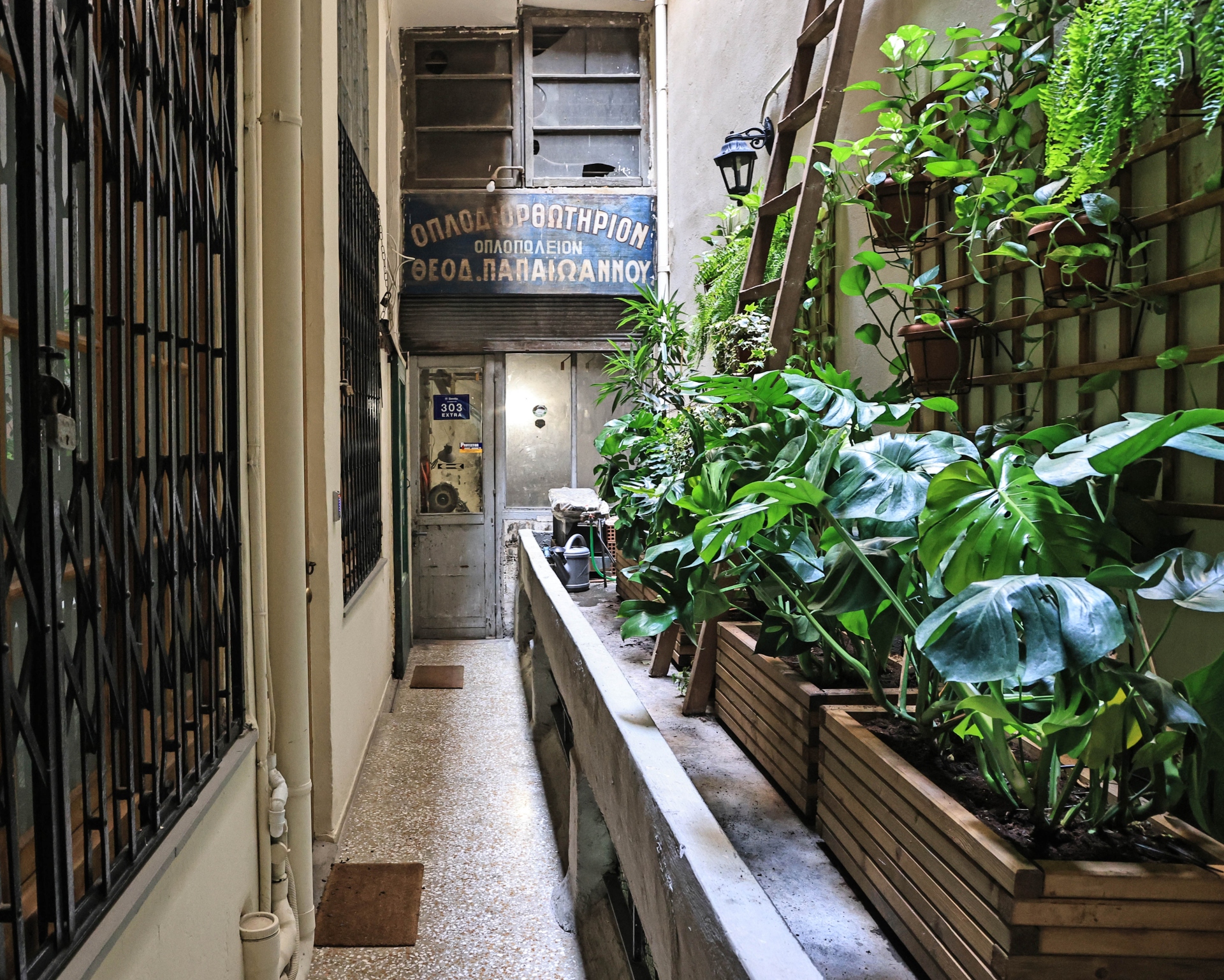 Στοά Καΐρη: Εκεί που η παλιά Αθήνα συναντά τα Airbnb-9