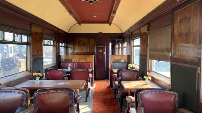 βαγόνια-με-ιστορία-εμπόδια-στις-ράγες-563409577