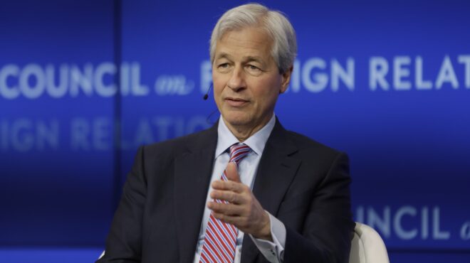 ανησυχία-για-την-απορρύθμιση-στον-χρη-563431267