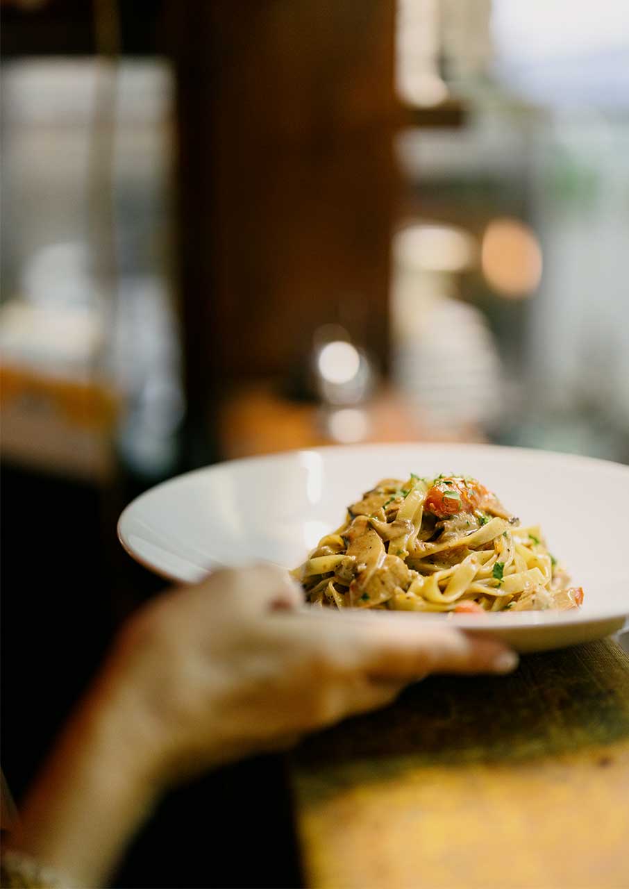 Τα μαγαζιά με την πιο «σπιτική» ατμόσφαιρα στην Αθήνα-7