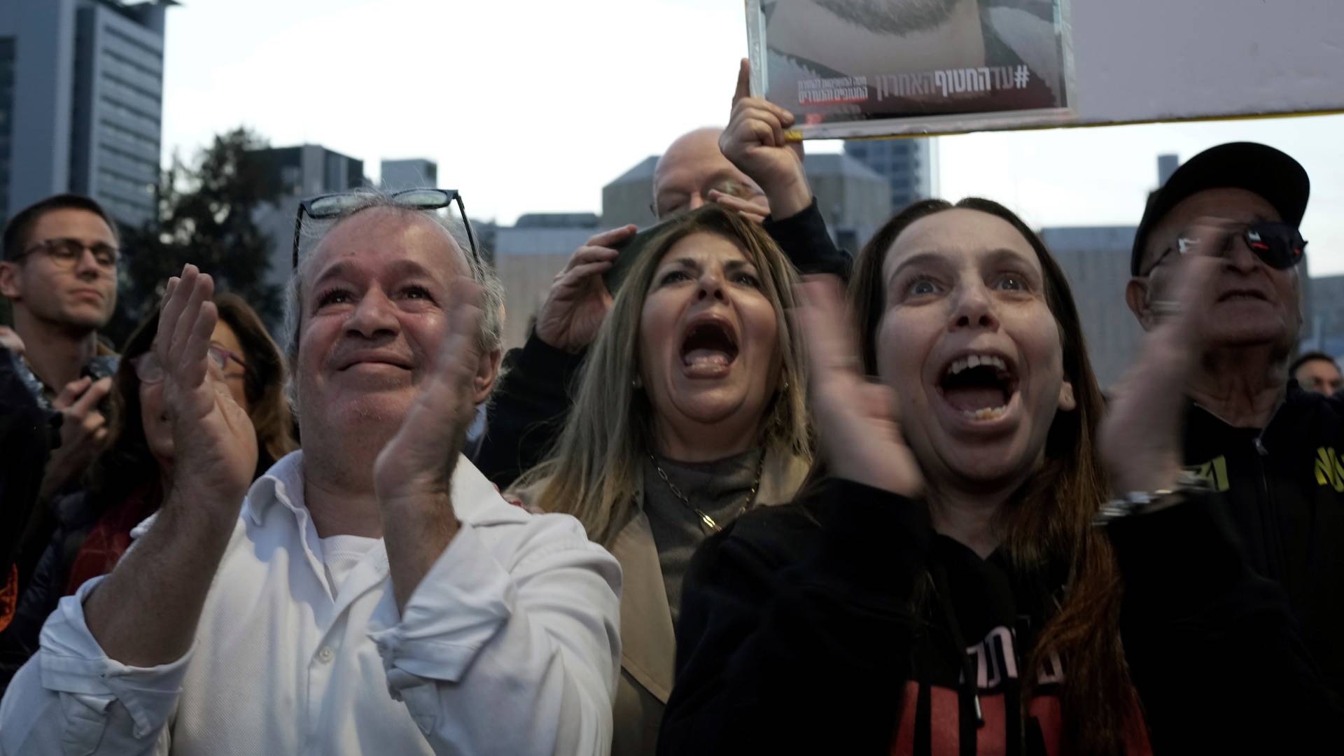 Ισραήλ: Δάκρυα και συγκίνηση για την απελευθέρωση των πρώτων ομήρων-2