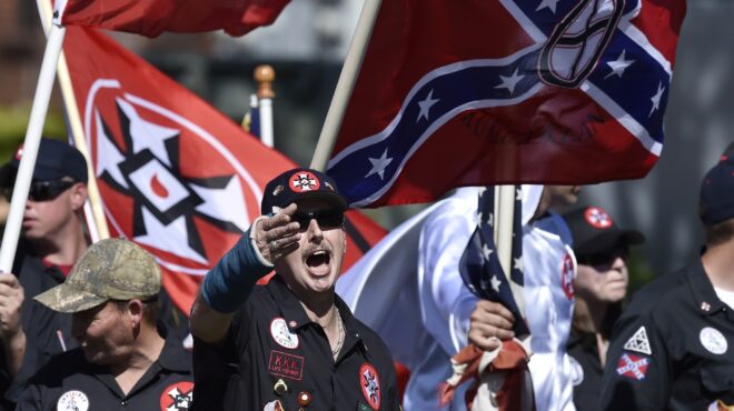 φύγετε-τώρα-φυλλάδια-της-κου-κλουξ-κ-563430232