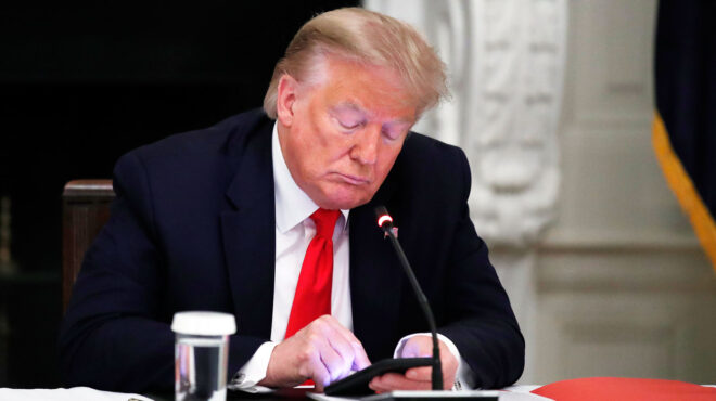 μπιλ-σνάιντερ-στην-κ-αυτή-η-αυλή-δε-563410204