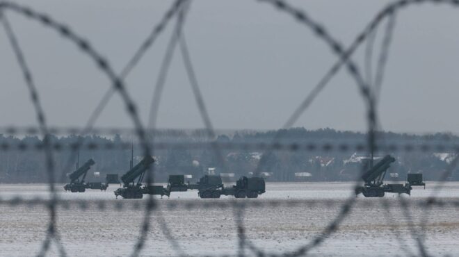 τριμερής-ε-ε-βρετανίας-νατο-με-θέμ-563414926