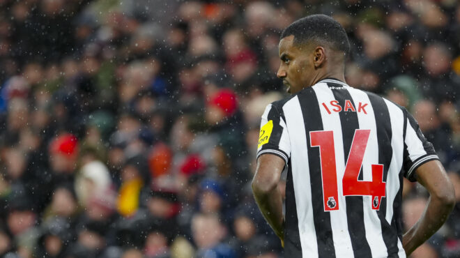 ο-αλεξάντερ-ισακ-δεν-είναι-ο-νέος-ιμπρα-563410294