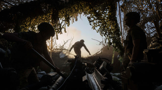 ευρωπαίοι-στρατιώτες-στην-ουκρανία-η-563431480