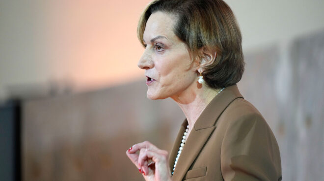 οι-απολυταρχίες-ο-τραμπ-ο-μασκ-και-ο-αρ-563410405