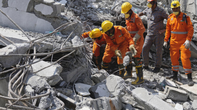 ινδία-κατάρρευση-τετραώροφου-κτιρίο-563438575