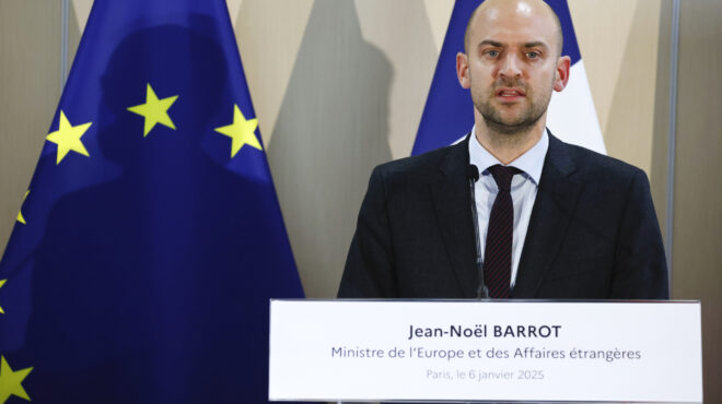 γάλλος-υπεξ-για-τραμπ-αν-θιγούν-τα-συμ-563426452