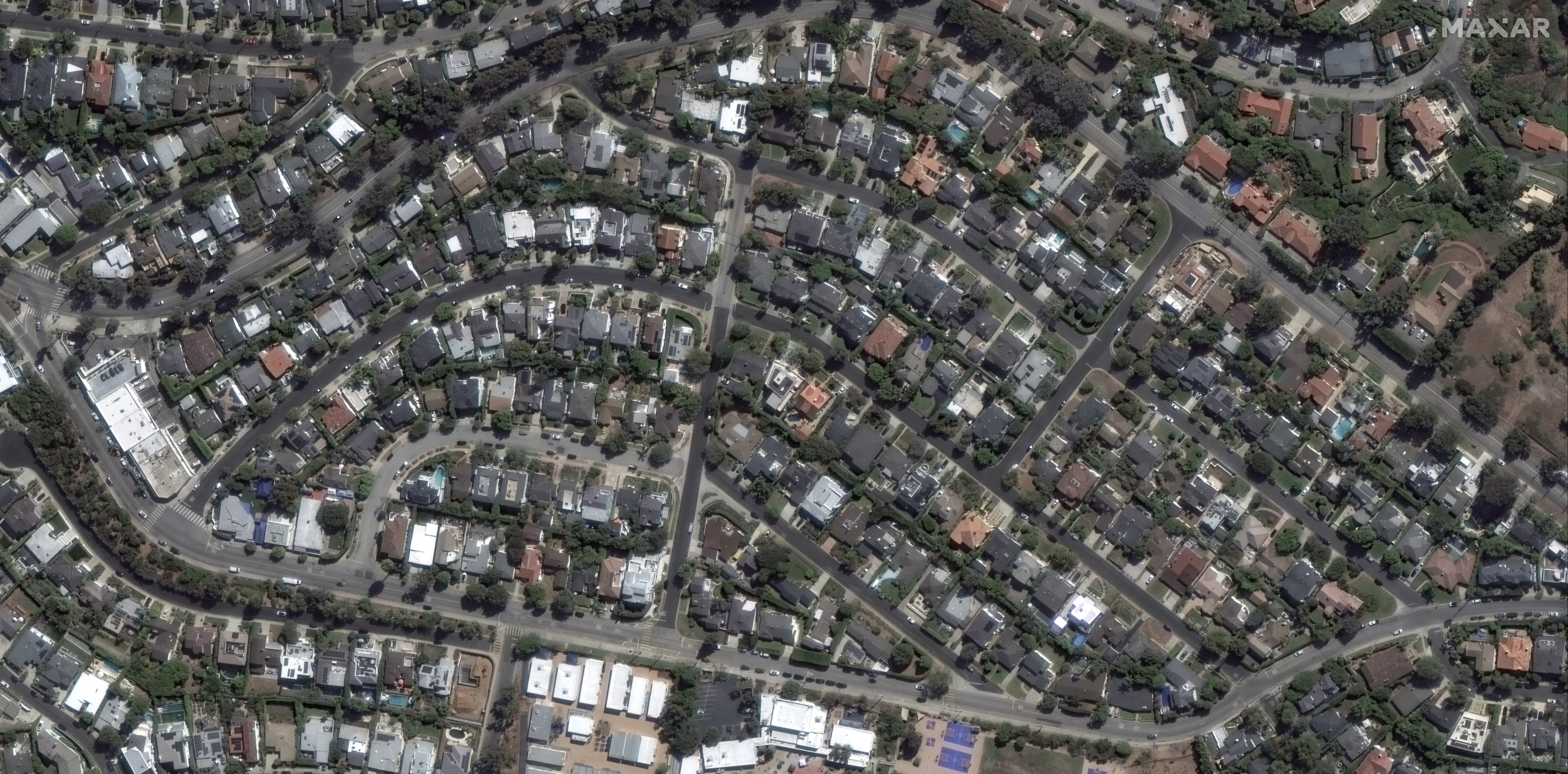 Φωτιές στο Λος Αντζελες: Η Πόλη των Αγγέλων μετατράπηκε σε κόλαση – Εικόνες από το πριν και το μετά-4