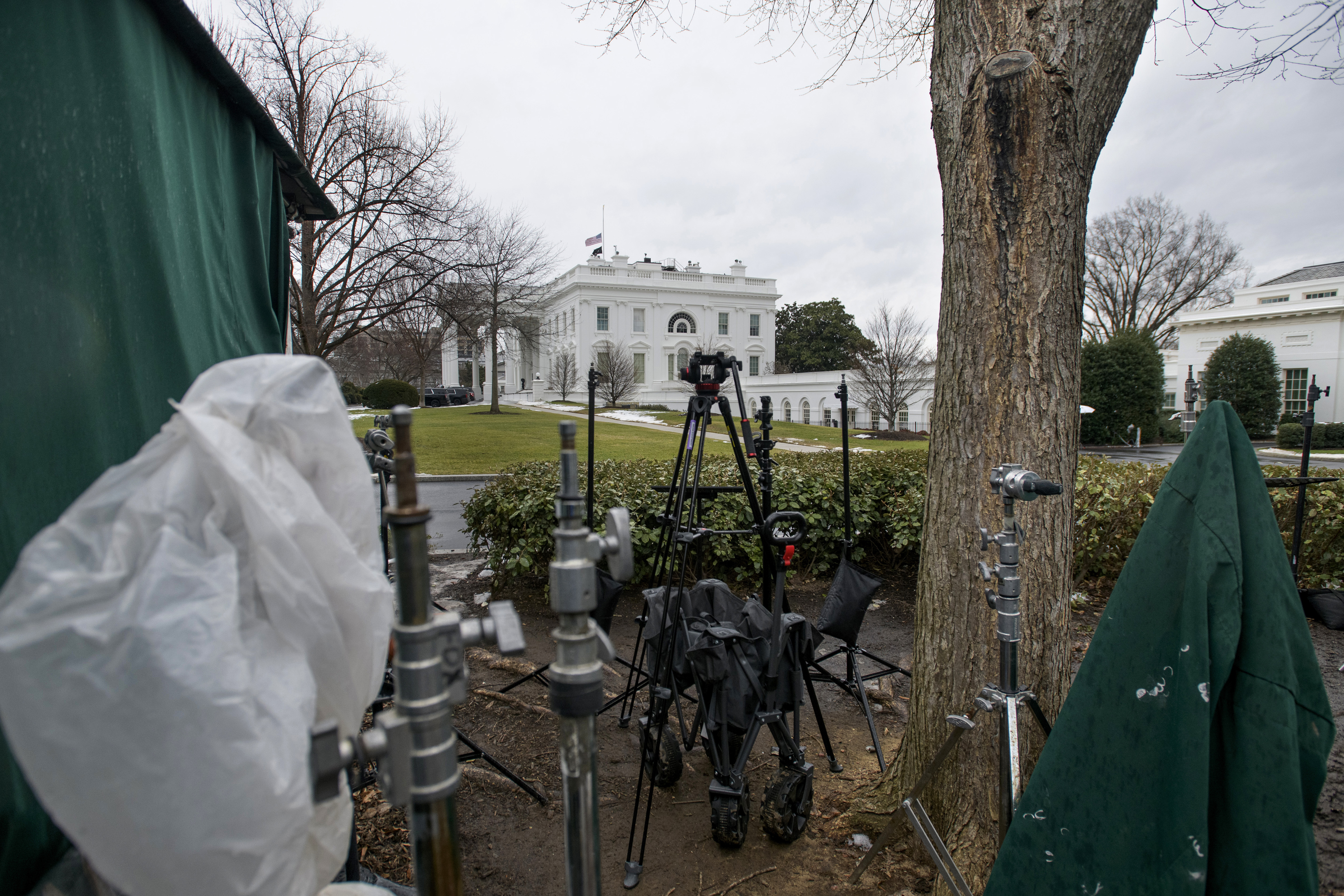 Οι Μπάιντεν φεύγουν, οι Τραμπ έρχονται: Μετακόμιση… προεδρικών διαστάσεων μέσα σε πέντε ώρες-3