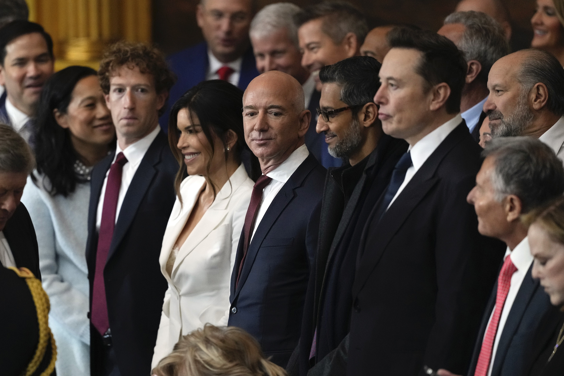 Μασκ – Ρεπουμπλικανοί: Από το «πρώτα η Αμερική» στον εμφύλιο για τη βίζα-1