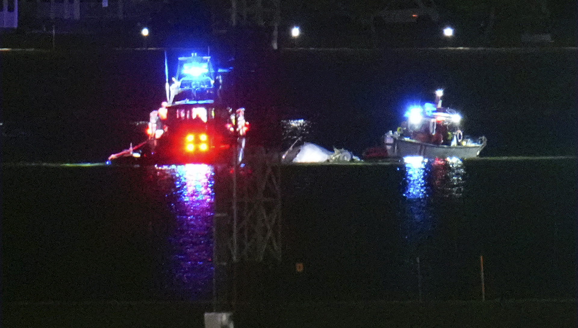 Ουάσιγκτον: Σύγκρουση αεροπλάνου με στρατιωτικό ελικόπτερο – Αναφορές για νεκρούς-7