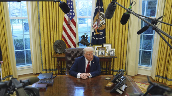 επιμένει-ο-τραμπ-για-τη-μετεγκατάστασ-563446069