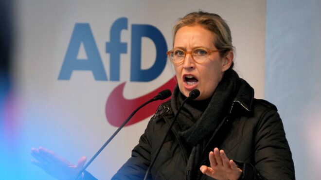 πυρά-σολτς-κατά-μασκ-μην-ταΐζετε-το-τρ-563401033