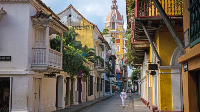 οι-πόρτες-της-καρταχένα-χρώματα-ιστορ-563425801